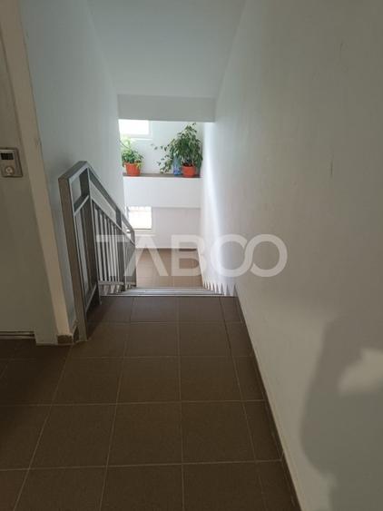 Garsoniera cat un apartament- 51 mp utili balcon 6 mp etaj 3 sat Marsa - 10