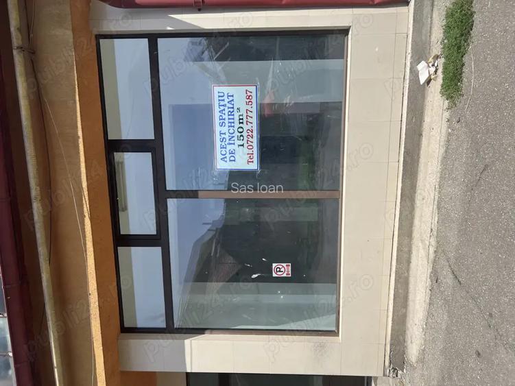 Spatiu comercial central de inchiriat Spatiu comercial central de inchiriat