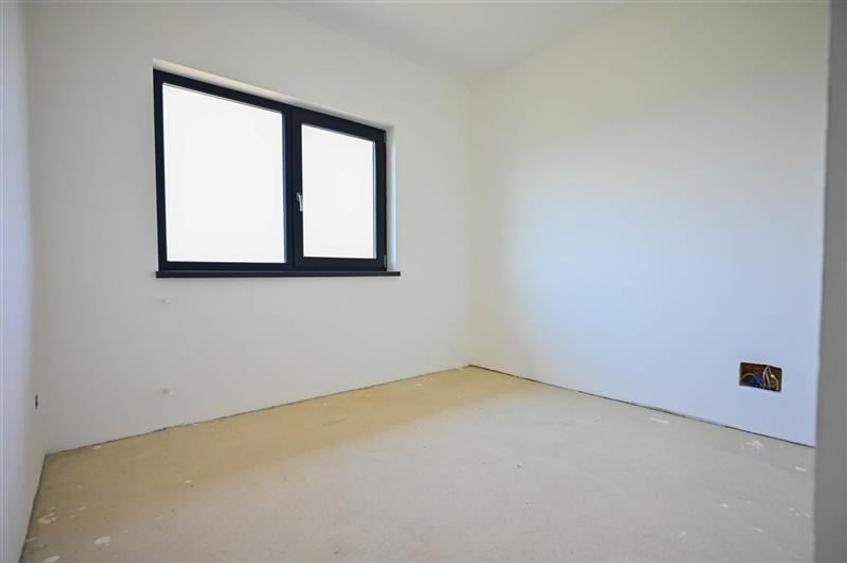 Casa noua pe parter,salon generos,terasa, pod mansardabil,teren 476mp,Sanpetru B - 13