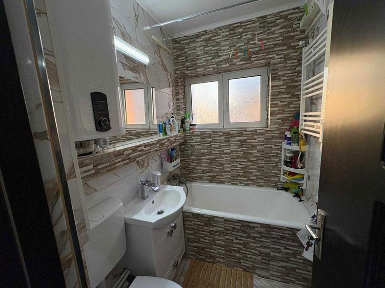 Vand apartament 3 camere decomandat et1 - 3
