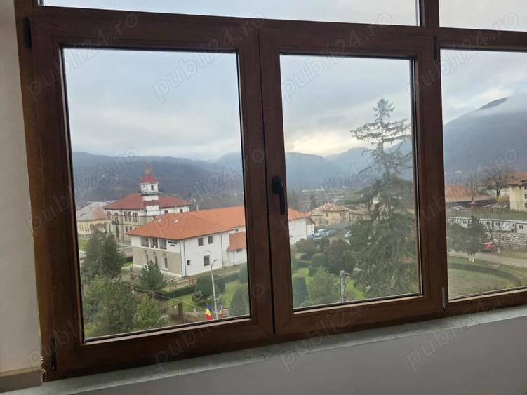 Apartament decomandat 3 camere, 65 m2, etaj 4, Zona Ultracentrala, oras statiune Tg Ocna - 2