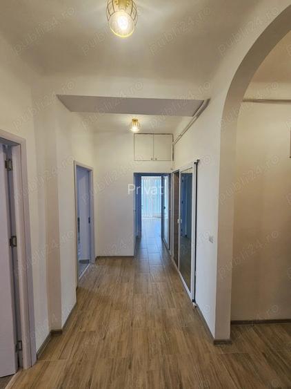 Inchiriez apartament ultracentral, 3 camere, renovat 84 mp
