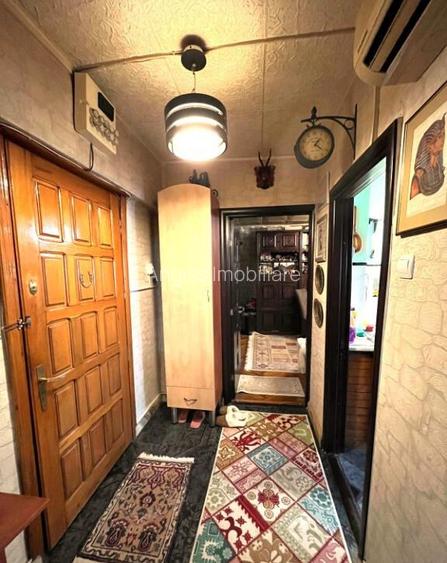 Apartament 3 camere etajul 3 Piata Noua