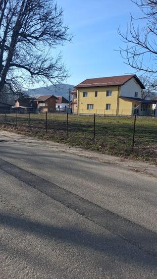 Teren intravilan central Bunești Vâlcea 1550 mp la stradă utilități + gaze - 1