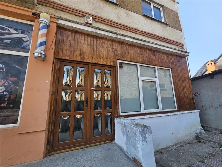 SPATIU COMERCIAL DE INCHIRIAT IN STATIUNEA TG OCNA CENTRU - 1