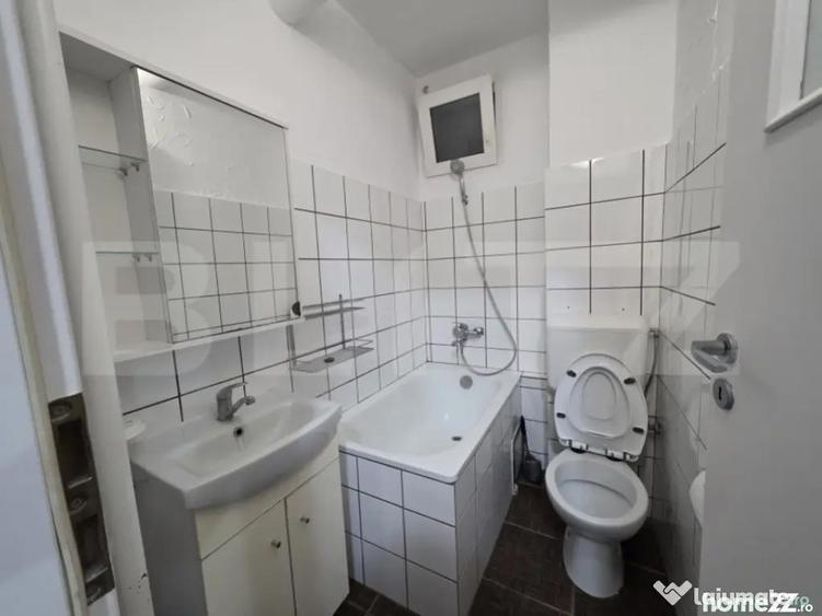 Apartament de vanzare 2 camere, 36 mp, zona Carpati 1 - 2