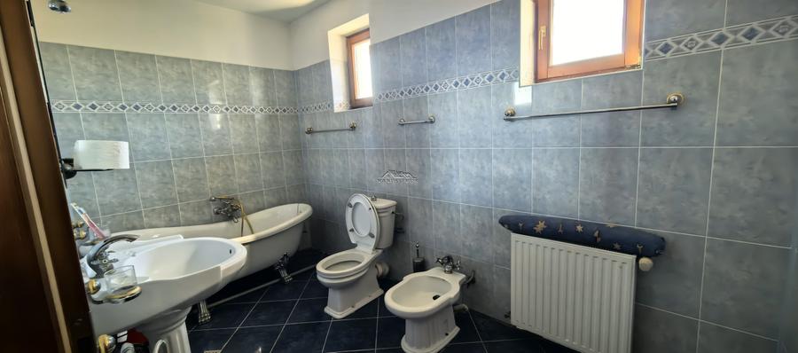 Vila/Pensiune 620mp  , teren generos 3862mp , priveliste de top , neopturata - 11