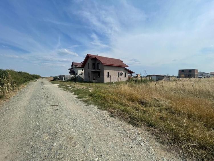 Teren Remetea Mare 720mp -2 fronturi I - 3