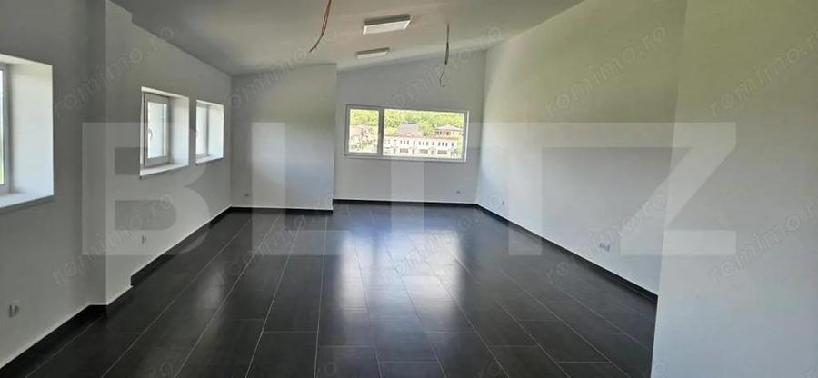 CLADIRE PREMIUM DE BIROURI SI SPATII COMERCIALE IN BISTRITA - 3