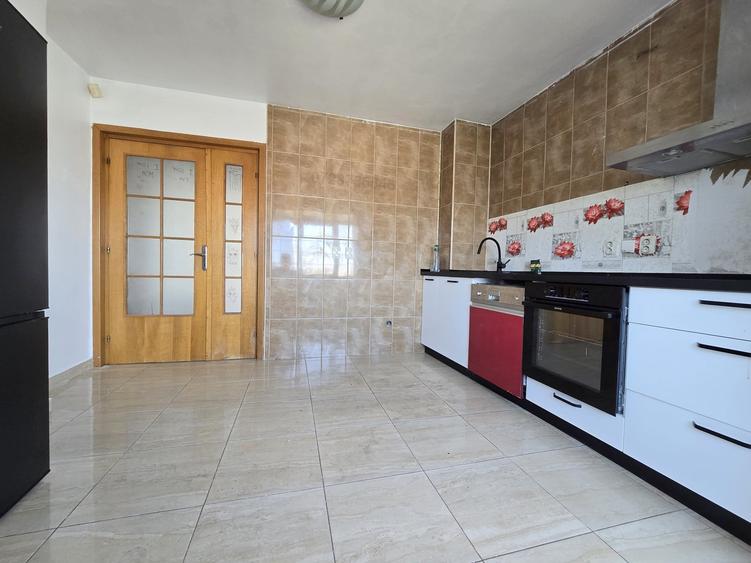 Metrou Piata Unirii - Coposu - Sfanta Vineri, bloc 1990 - 13