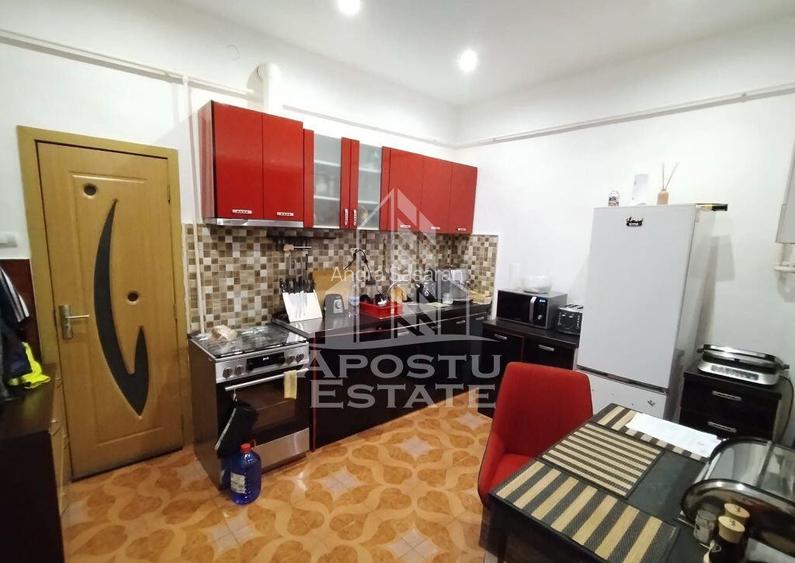 Apartament cu 2 camere la curte comuna in zona Odobescu Apartament cu 2 camere la curte comuna in zona Odobescu