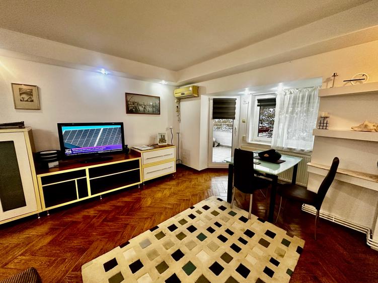 Apartament 3 camere,prima linie la mare - 1