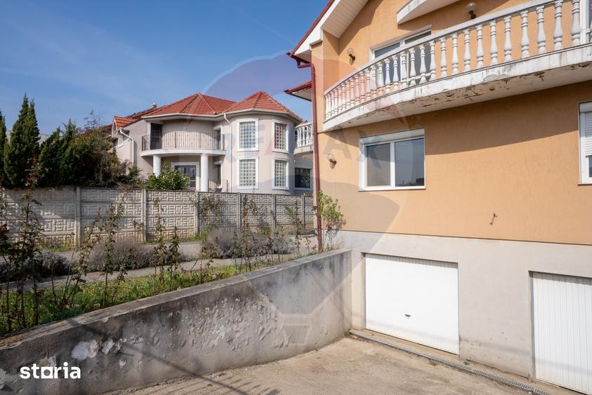De vanzare Casa spa?ioasa cu teren 1.000 mp Beverly Hills, Sanmartin - 11