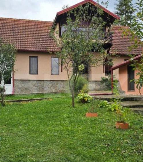 Casa deosebita, 3000 mp teren, 6 camere zona linistita - Bar - 14