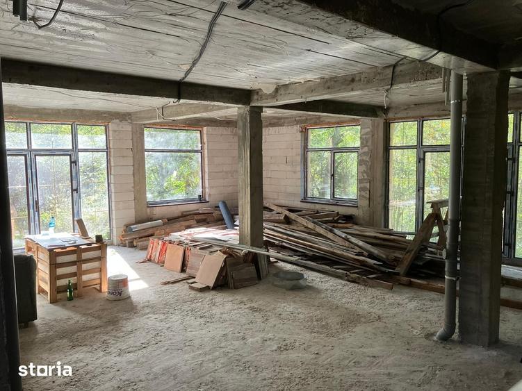 Casă cu 10 camere cu Teren 900 Mp în Cârțișoara