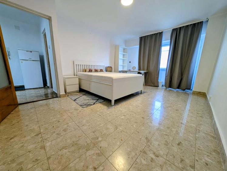 Liberty Mall-Rond Cosbuc,Nasaud stradal,bloc/scara impecabile,semimobilat,S-E - 1