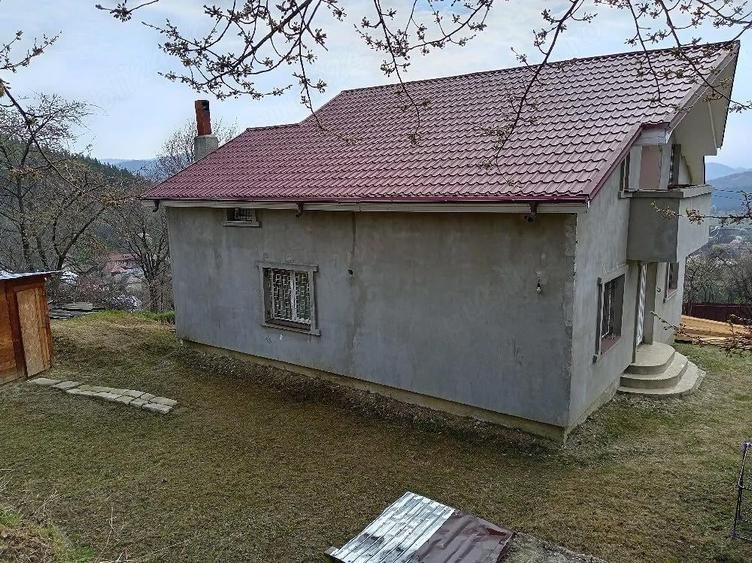 Casa in Comuna Tulnici Jude?ul Vrancea - 9