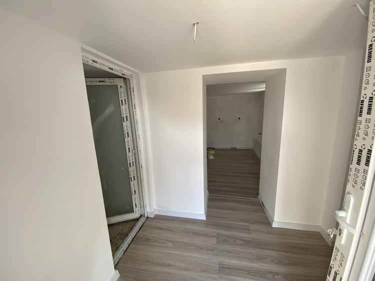 Casa finisata de vanzare , 1,5 km de Salicea - 9