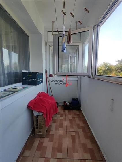 Apartament decomandat la et.2/10, vedere panoramica pe parcul TEI - 10