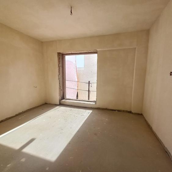 Vânzare rapidă! 3 camere  80 mp + balcon  Etaj 1/5  Finalizare Feb. 2026 - 5