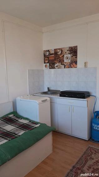 Dau in chirie garsoniera zona Rogerius, 17 mp, mobilata ?i utilata - 2