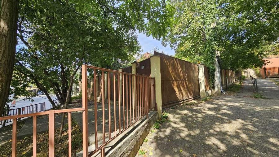 De vanzare Casa duplex in zona Pacurari, Str. Petru Poni - benzinaria MOL | 720 mp teren, comision zero - 1