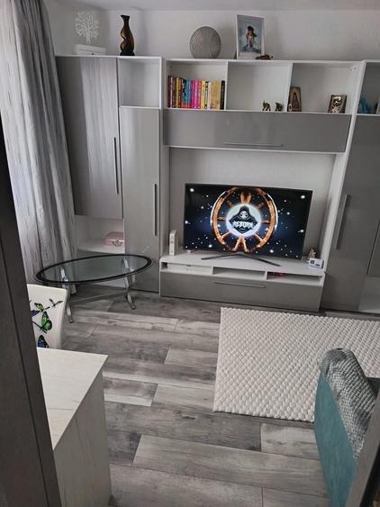 Apartament cu 2 camere nedecomandat în Central