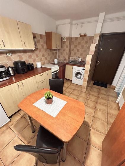 PERSOANA FIZICA Inchiriez apartament 2 camere zona CENTRU / THE OFFICE/ Piata Mihai Viteazu - 7
