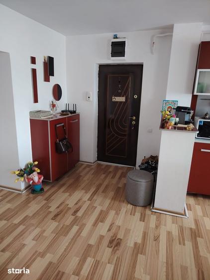Apartament cu 3 camere decomandat în Barieră