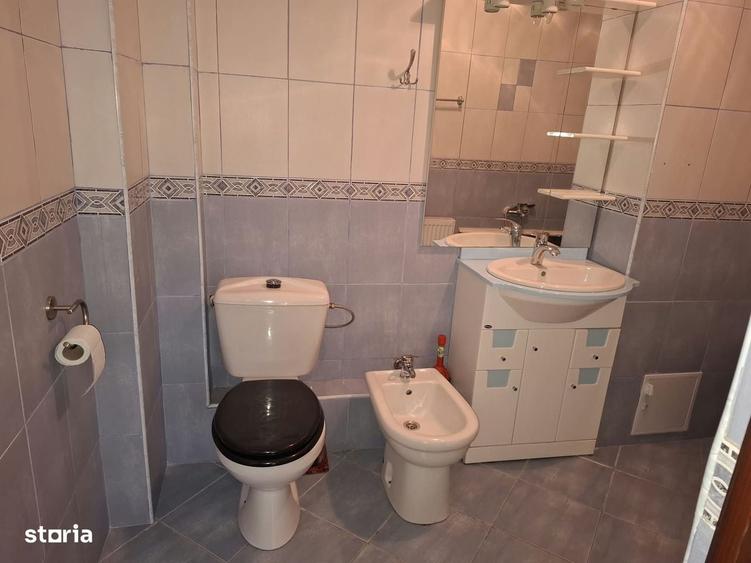 Apartament cu 4 camere în Triaj