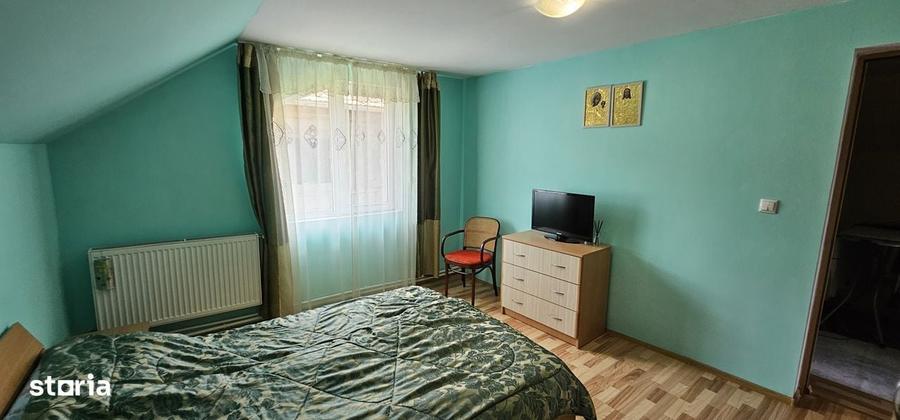 Casă cu 4 camere în Coman