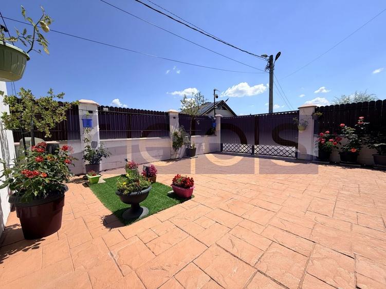 Duplex cu 4 camere cu Canalizare în Central