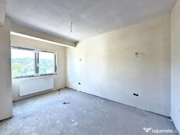 Apartament cu 3 camere semidecomandat în Central