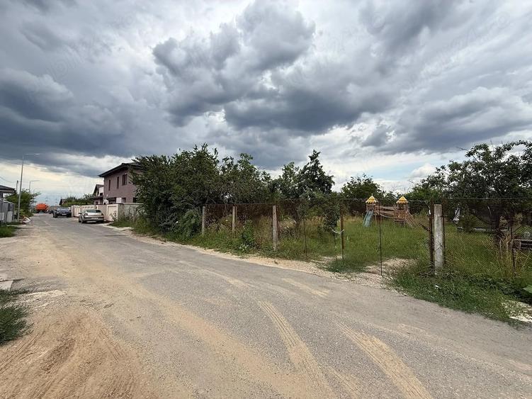 Teren de 400 mp, în Manolache