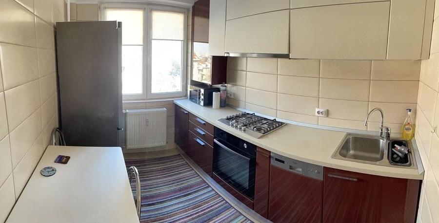 Apartament cu 2 camere decomandat în Victoriei