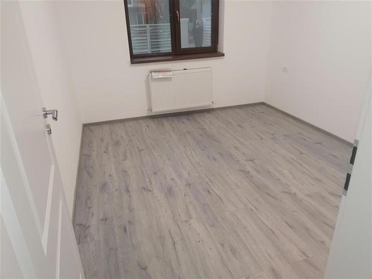 Duplex cu 4 camere cu Teren 400 Mp în Exterior Sud