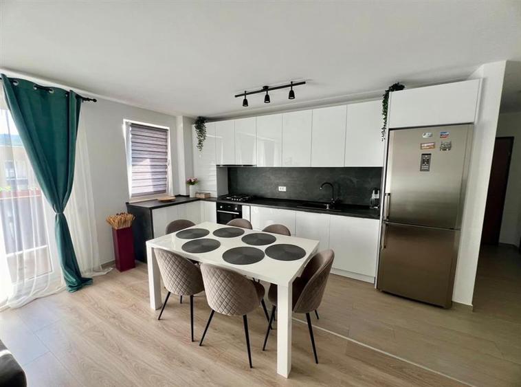 Apartament cu 2 camere decomandat în Răcădău