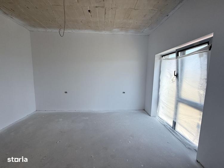Duplex deosebit, 5 camere, curte generoasa, zona Safirului-Gladiolelor - 2