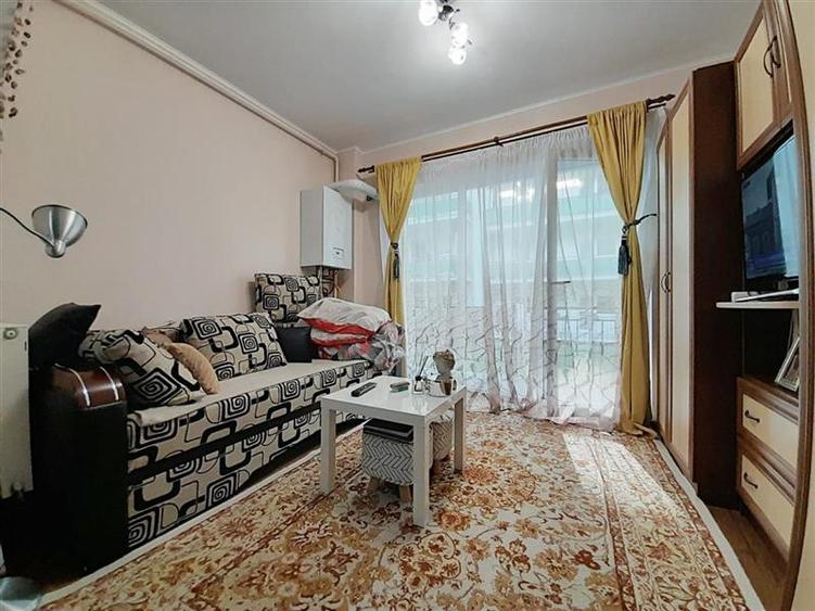 Apartament cu 2 camere semidecomandat, mobilat în Iris