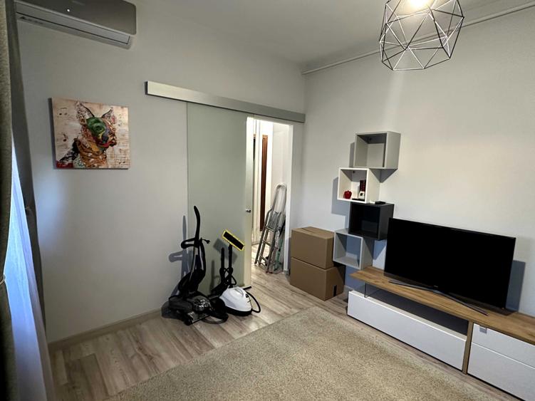Apartament cu 2 camere semidecomandat în Chiajna