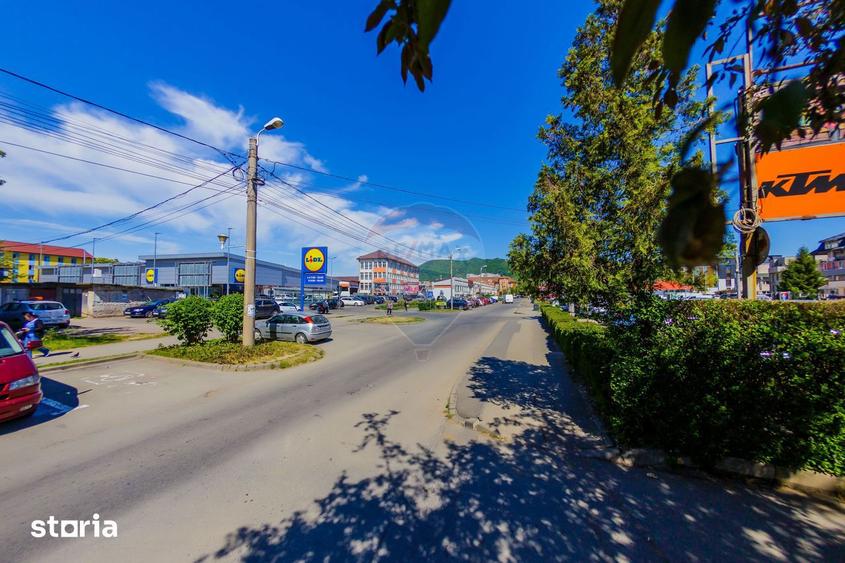 Spa?iu comercial cu apartament la pachet, de vanzare Bulevardul Traian - 19