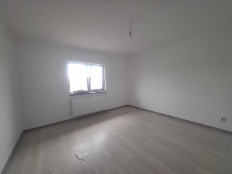 Casă individuală cu 3 camere cu Teren 300 Mp în Clinceni