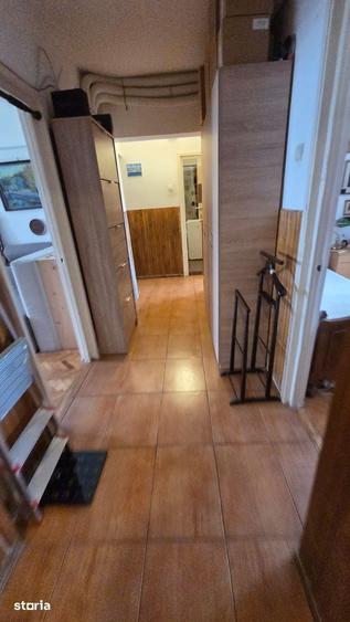 Apartament cu 4 camere decomandat în Soarelui