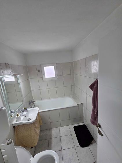 Ap 3 cam decom , 2 bai, 2 balcoane inchise, Etaj 4/4, Tip PB. H Coada - 7