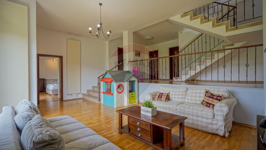 VILA PANORAMICA PE DRUMUL POIENII –PRIVELISTI UNICE ASUPRA BRASOVULUI - 10