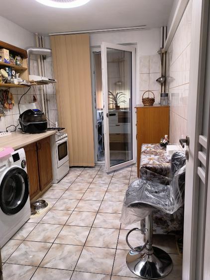 Apartament 2 camere , decomandat , etaj 2 , km 0 ( cu loc parcare ). 0736003786 - 5