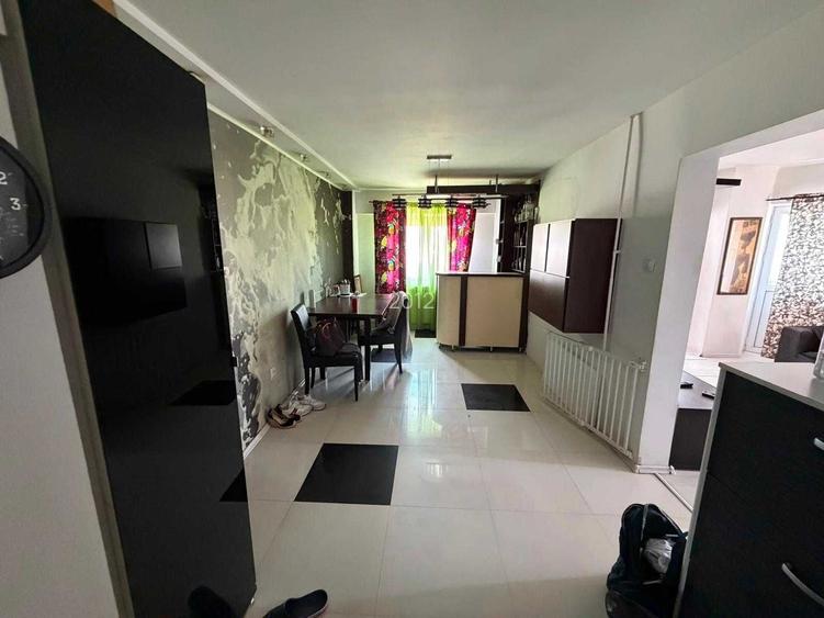 Apartament 3 camere pe Calea lui Traian cu vedere stradala. Direct Proprietar