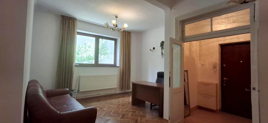 Cotroceni, Romniceanu, parter in imobil mic, spatios, 3 camere, balcon, birouri - 4