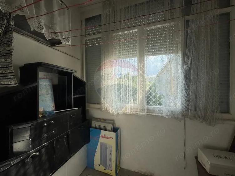 Ap. cu 3 camere, et.4, str. Feleac 1A - 4