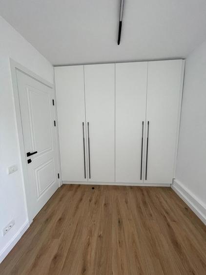 Centrul Civic - apartament 3 camere renovat - 2 grupuri sanitare - priveliște -  - 9